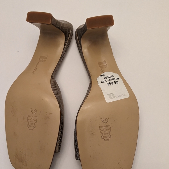Vintage Browns Couture Golden heels - Picture 2 of 7
